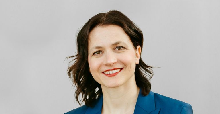 Dr Bojana Bajzelj headshot