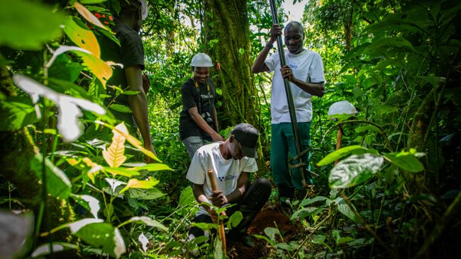 Uganda field trip team building field plots